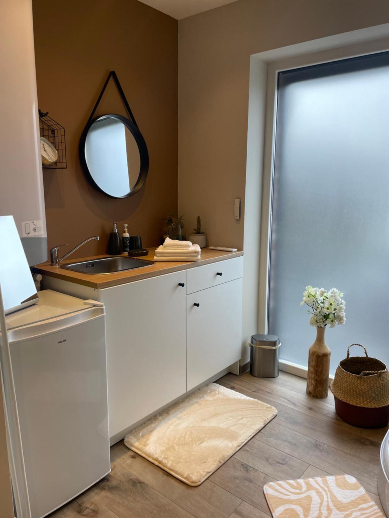 La Petite Halte Bed & Breakfast Comines-Warneton Bagian luar foto